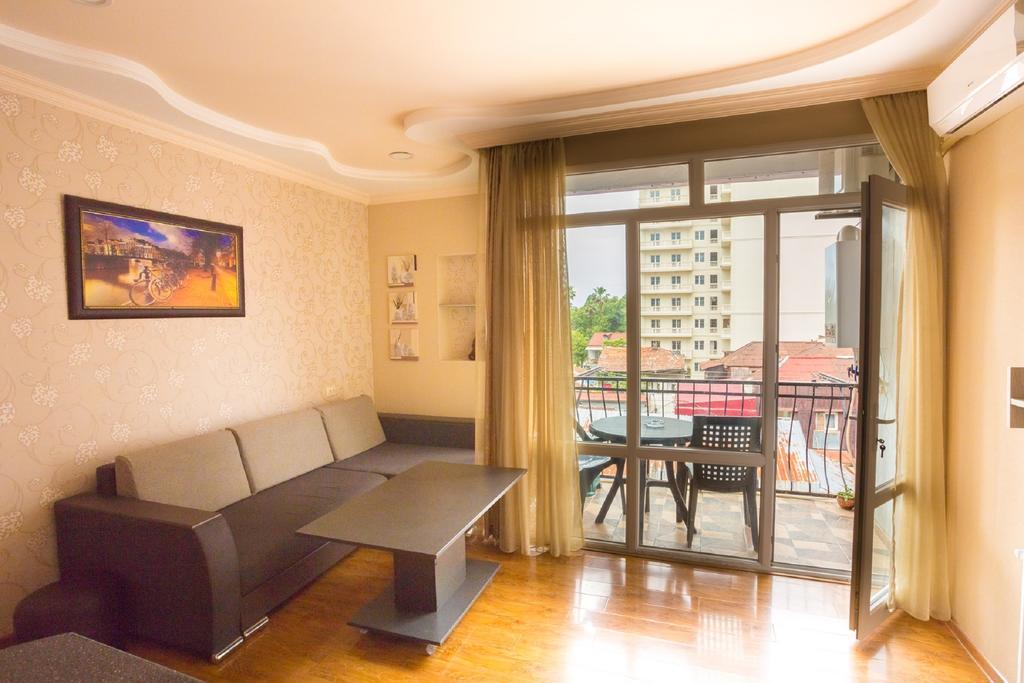 Квартира У Старого Бульвара Batumi Luaran gambar